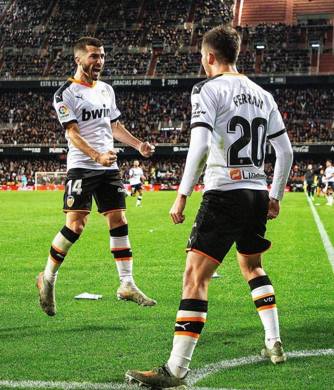 ホセ・ルイス・ガヤのインスタグラム：「Mañana lo daremos todo para estar en octavos... Vamos @valenciacf 🦇💪🏻」