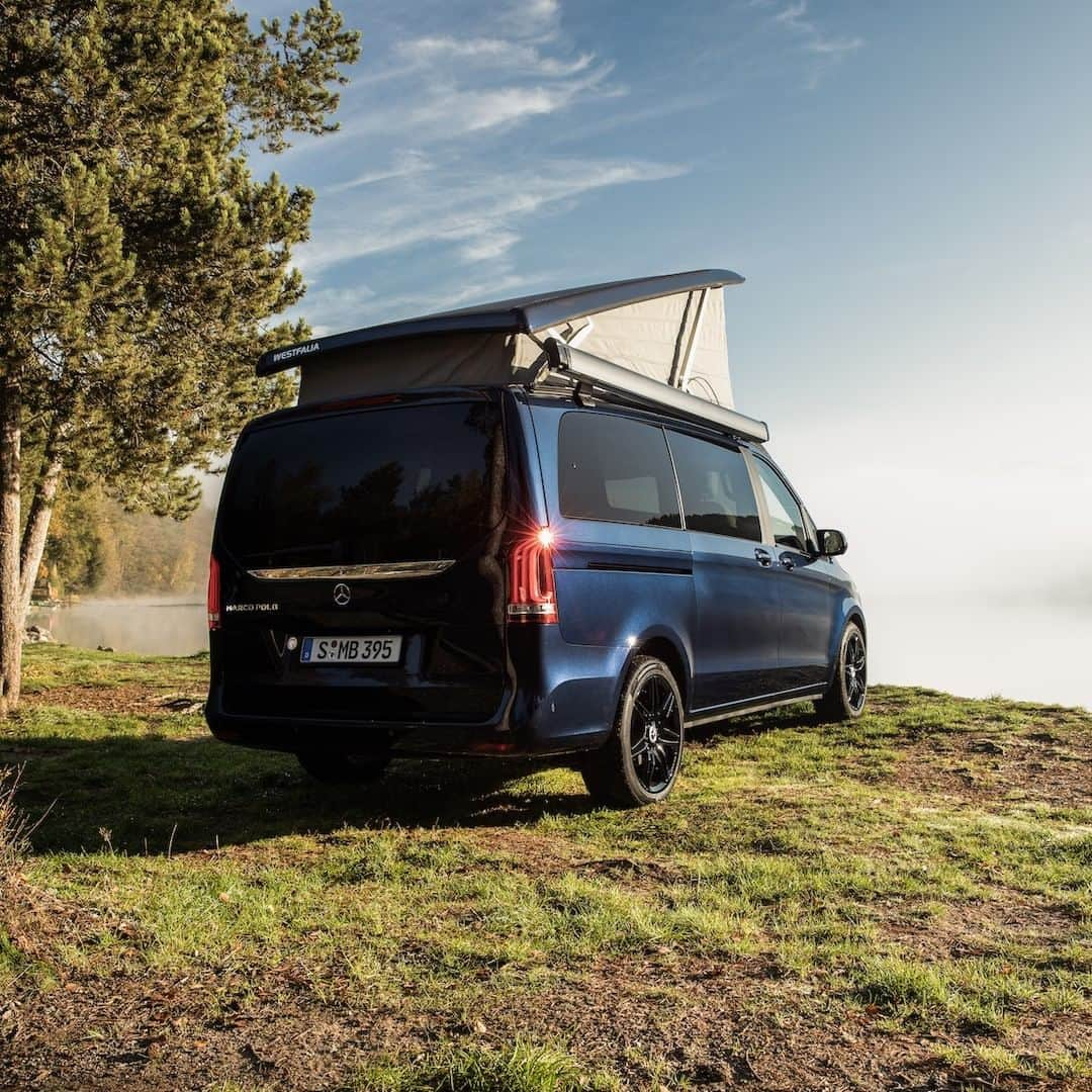 メルセデス・ベンツさんのインスタグラム写真 - (メルセデス・ベンツInstagram)「The new Marco Polo turns into a smart home on four wheels! In addition to the MBUX multimedia system and the latest Mercedes me connect services, the camper van from Mercedes-Benz will now be equipped with the innovative Mercedes-Benz Advanced Control interface module MBAC.  #MercedesBenz #MBVans #newMarcoPolo #MBUX #MBAC #MBvanlife #vanlife」12月10日 7時55分 - mercedesbenz