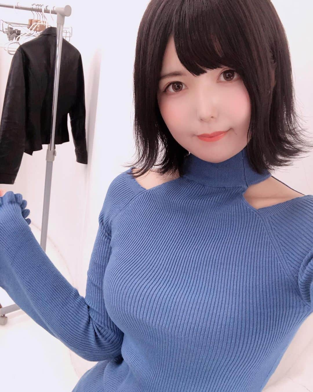 九条ねぎ あぴるさんのインスタグラム写真 - (九条ねぎ あぴるInstagram)「色も形も可愛くて、スタイルもよく見えるお気に入り😍 冬はニット服好き💕 @7things.official」12月10日 8時25分 - negi_kujyo