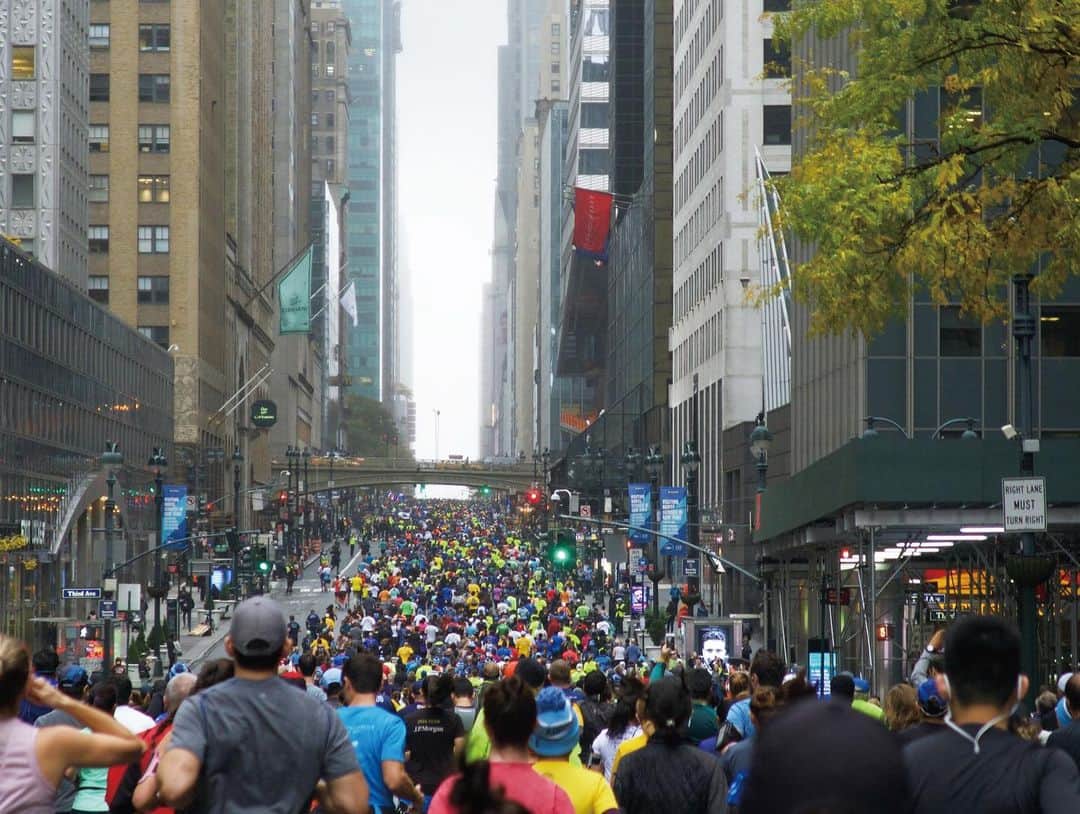 走るひとさんのインスタグラム写真 - (走るひとInstagram)「Daitoh Shunsuke runs newyork city marathon  words, by ueda yuito - - 2018年11月、俳優・大東駿介は初めてNYCマラソンへ参加した。その旅に同行した小誌編集長・上田唯人の主観で綴る4000字のルポタージュ。 - -  #走るニューヨーク #走るひと #走るひと6 #hashiruhito」12月10日 9時33分 - hashiruhito.jp