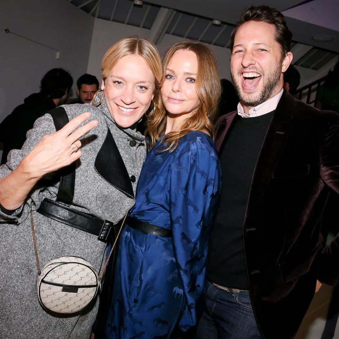 ステラ・マッカートニーさんのインスタグラム写真 - (ステラ・マッカートニーInstagram)「It was a holiday Stellabration at our New York, Soho store last night, as we were joined by special guests #ChelseaClinton, @JimmyFallon, @ChloeSSevigny, @DerekBlasberg, @SpaceyKacey, @AmberValletta and @OfficialAlexandraRichards✨⁣ ⁣ #StellaMcCartney #StanSmith #Stellabration #StellaHoliday」12月10日 20時24分 - stellamccartney