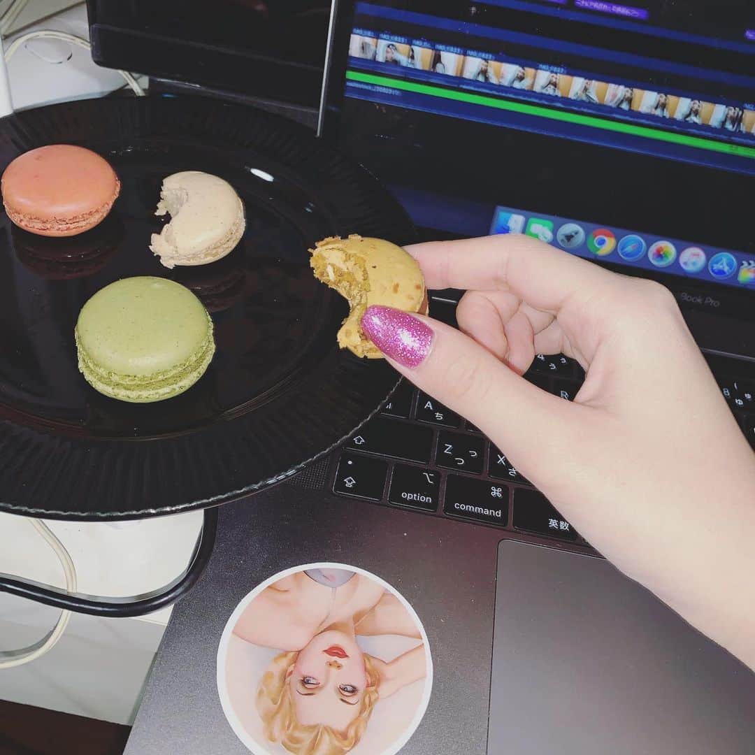 かれんのインスタグラム：「自分に厳しく自分に甘く.」