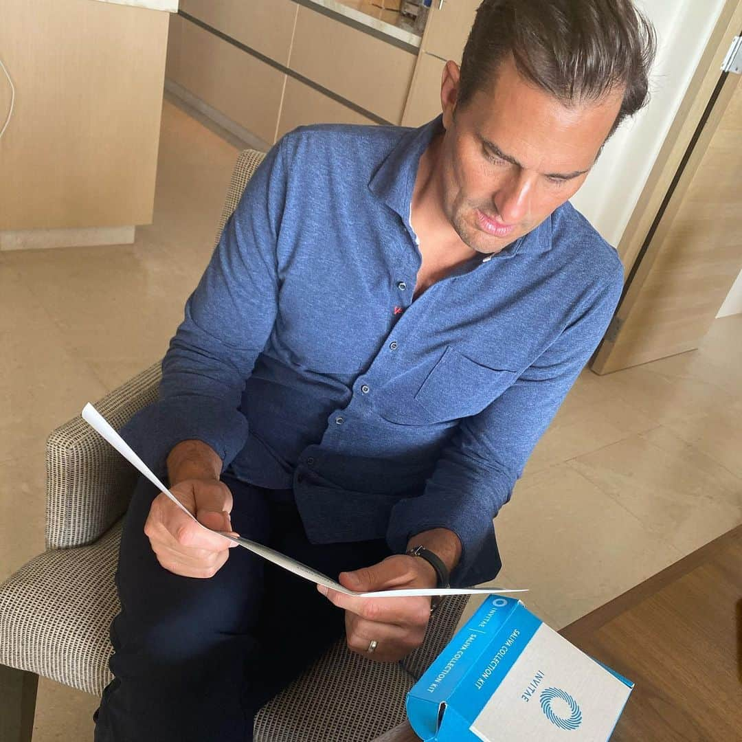 ビル・ランシックのインスタグラム：「Knowledge is power. Especially when it comes to your health. That’s why I’m partnering with @invitae to help spread the word on this very simple, at-home genetic testing kit. Proactive screening can help you understand your DNA which can help guide health decisions in the future. This is a medical testing kit used by many doctors and not only is it as easy as sending in a saliva sample but a genetic counselor can help you understand your results once you receive them. Go to the link in my profile for more details and to order your kit. #MyInvitae」