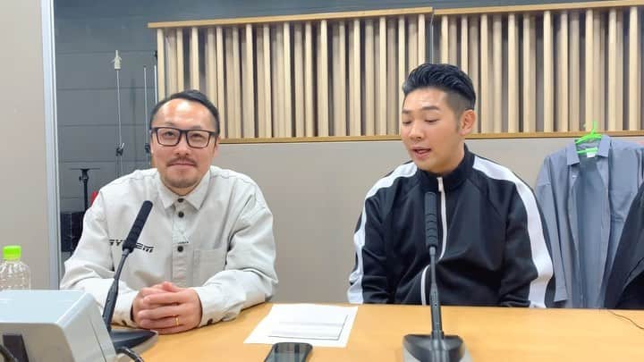 Roverのインスタグラム：「. MBSのMM-TVという音楽番組を担当させていただいて3ヶ月ほど. . テレビ難しいなぁとか思いながらやってるなかで、ファンクラブ限定のラジオもやろうって事になりまして、今日来てくれたゲストにまつわるお話や感想をマネージャーのバビーと毎回こうやって収録してるのですが、だんだん楽しくなってきて、ひとつもゲストの話をしなってます. . しかし楽しんでもらえるラジオになっておりますので、ぜひ聴いてみてください!! . これはそのラジオの動画バージョンです、ファンクラブサイトでは音声だけですので、ご了承ください!! . #ベリーグッドマン #マネージャー馬場 #mmtv #MBS」