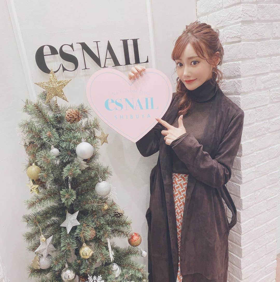 esNAILさんのインスタグラム写真 - (esNAILInstagram)「. 明日花キララさん　@asukakiraran  ご来店頂きました💖ありがとうございます🥀 また是非お待ちしております😊❤️ . . . #明日花キララ  #nail#nails#nailart#naildesign#esnail#esnail_shibuya#gelnail#ネイル#エスネイル#ジェルネイル#esネイル#ネイルデザイン#美甲#tokyo#shibuya#newnail#渋谷店#新宿店#吉祥寺店#大宮店#名古屋店#大阪店#福岡店 @esnail_la」12月10日 12時10分 - esnail_japan