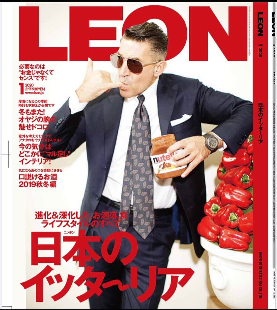 パンツェッタ・ジローラモのインスタグラム：「new page how to make the person you love happy#leon #happy #love #lovers #presents #fred #luxurylifestyle #luxury #enjoy #leonmagazine」