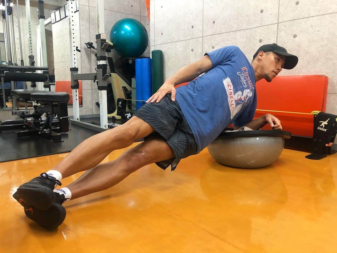 卜部弘嵩さんのインスタグラム写真 - (卜部弘嵩Instagram)「🌳 @protrainer_furuya  #卜部弘嵩 #hirotakaurabe #workout」12月10日 12時59分 - hirotakaurabe