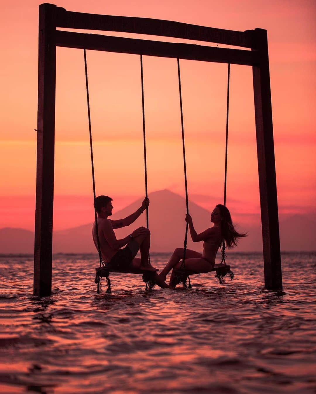 Katy Esquivelさんのインスタグラム写真 - (Katy EsquivelInstagram)「I wanna spend the rest of my sunsets with you ❤️」12月10日 13時03分 - whatthechic
