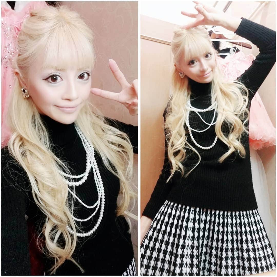 のインスタグラム：「ハードな3日間が無事に終わりました♡7日名古屋で企業さんのパーティー→そのまま浜松のコンクルーズさんでステージ2回→次の日8日蒲郡で企業さんの忘年会→9日蒲郡から帰宅！そして今日は歌芸夢者に出演致します♡移動移動で自分がどこにいるのかわからなくなるよ(笑)今日は歌芸夢者でお待ちしております♡♡♡♡♡♡スケジュール♡♡♡♡♡♡♡♡♡【オープンイベント】 12月7日浜松コンクルーズ 12月22日埼玉Hotel Hetitageディナーショー 12月23日東村山パブヒーロー ♡♡♡♡♡♡ .【歌芸夢者】 12月2日(月)10日(火)20日(土金)27日(金)♡♡♡♡♡♡ ♡♡♡♡♡♡【 CROKET MIMICTOKYO】12月4日(水) ♡♡♡♡♡ ♡♡♡ ♡♡♡♡ . ..#企業#princess#白咲姫香 #makeup #忘年会 #タレント #衣装 #ものまね #ドレス  #イベント #おしゃれさんと繋がりたい #モデル　#AYU  #プリンセス #model #浜崎あゆみ 様ものまね #modelsearch #宴会#エンターテイメント#企業パーティー #sweet#舞台衣装  #舞台 #薔薇 #fashion #コーデ #flower #イルミネーション #洋服 #ファッション」