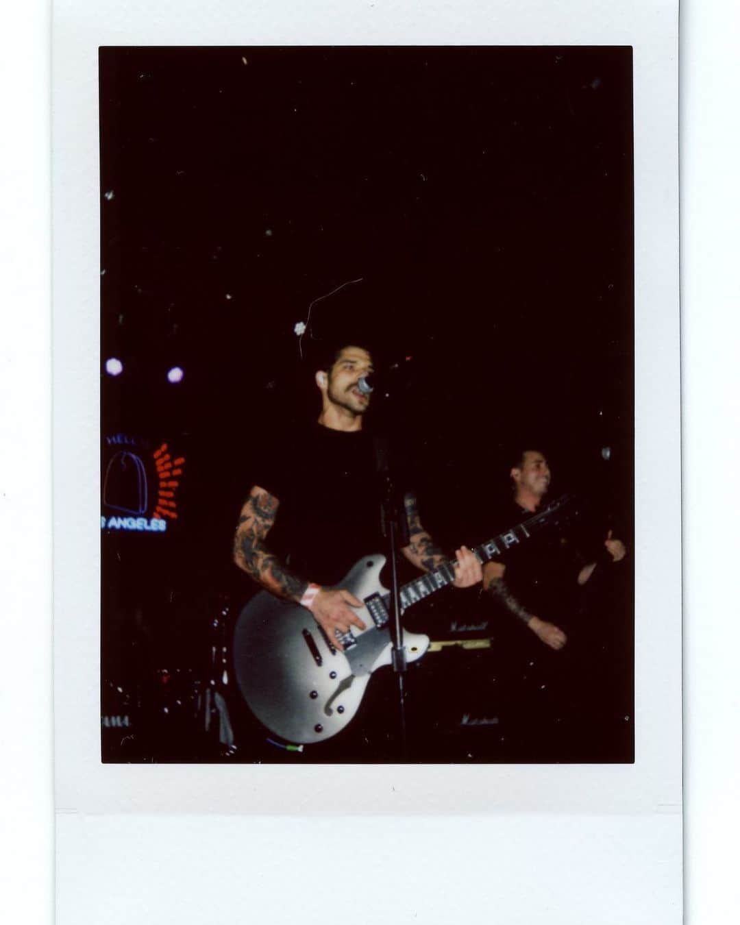 タイラー・ポジーのインスタグラム：「Been waiting for this moment a long time. Played a rock show with @_kmurphy_ hey 12 year old us. Check this shit out 📷 @garretla」