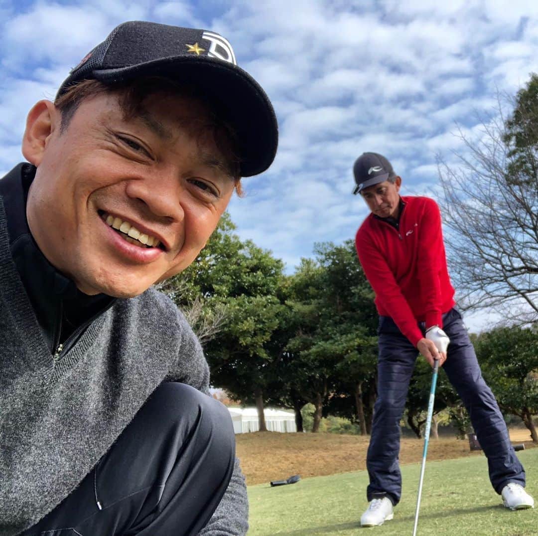 脇阪寿一さんのインスタグラム写真 - (脇阪寿一Instagram)「麻布十番 ピッコログランデのゴルフコンペは、今週3ツアーズチャンピオンシップが開催されるグリッサンドゴルフクラブ。 亜久里さん、寺さん、ずっと喋りっぱなし、、、。 38 37 75 #鈴木亜久里 さんに勝ちました✌️」12月10日 14時23分 - juichiwakisaka