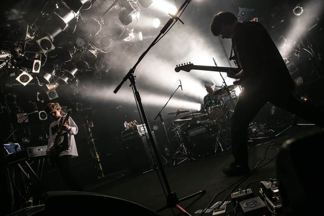 SAKANAMONさんのインスタグラム写真 - (SAKANAMONInstagram)「2019.12.1 / 渋谷CLUB QUATTRO  photo by 中山優司 #SAKANAMON」12月10日 14時43分 - sakanamon_official