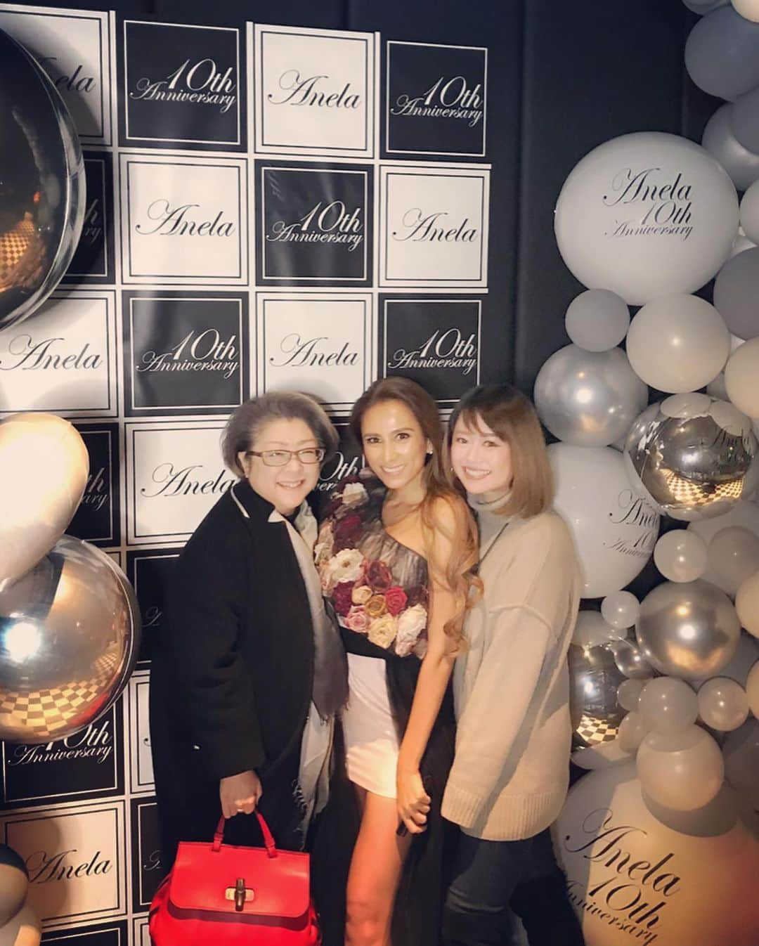 安藤成子さんのインスタグラム写真 - (安藤成子Instagram)「ANELA 10th Anniversary☆ のpartyの装飾させていただきました☆ ・ いつも綺麗でかっこいい @malia_tencarat さん @_ayaaa84_ さん いつもありがとうございます😭💕 ・ @anela_tokyo  @moalaniwax_tokyo  @laponi_tokyo  @anela__beauty  と幅広く展開してて女としても経営者としても輝いてる姉さん達本当素敵です✨ ・ うちも10周年まであと4年✨ この4年で何をするか、何が出来るか今からワクワク楽しみです✨ ・ 改めて10周年の節目のパーティーに携われて光栄です✨ ・ これからもよろしくお願いします💜 ・ #anela #anelatokyo  #anela10周年」12月10日 14時38分 - seikoando