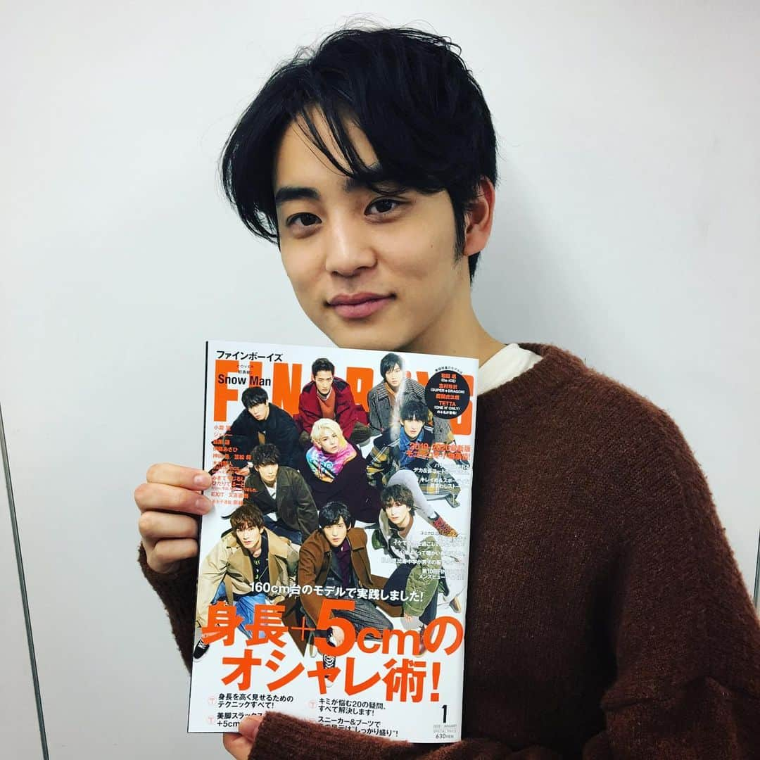 FINEBOYSさんのインスタグラム写真 - (FINEBOYSInstagram)「FINEBOYS１月号発売してます！ お近くの書店やコンビニでチェックしてください！ #新専属モデル #鈴木志遠 #ファインボーイズ  #専属モデルオーディション #グランプリ  ちなみに、鈴木志遠くんについて、もっと知りたい方はこちらにて50の質問をぶつけています！ https://fineboys-online.jp/interview/detail.php?id=2108  #SnowMan #小瀧望 #ジェシー #目黒蓮 #伊藤あさひ #和田颯 #志村玲於 #醍醐虎汰朗 #TETTA #私立恵比寿中学 #奈緒 #押田岳 #笠松将 #木村慧人 #みぎてやじるしひだりてはーと #EXIT #又吉直樹 #松井健太 #永倉佑樹 #青木悠 #fineboysmagazine #fineboysonline」12月10日 15時00分 - fineboys_jp