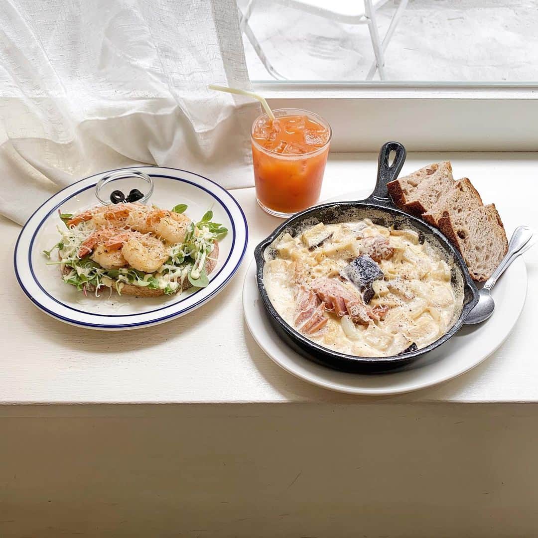 小川陽香さんのインスタグラム写真 - (小川陽香Instagram)「🍽 どれも美味しすぎてまた行きたいとこ🥺💕💯 デザート系も美味しそうだった♡ ㅤ @in.our.favour  cafe memo ～ ☺️✍︎ ㅤ #cafe #busan #inouf #カフェ #釜山カフェ」12月10日 20時33分 - _haruka824