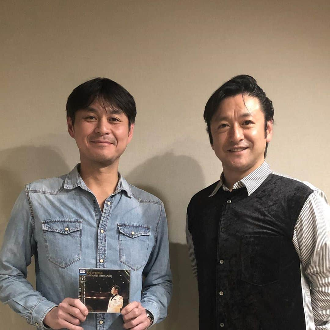 石丸幹二さんのインスタグラム写真 - (石丸幹二Instagram)「#グランドセイコーザネイチャーオブタイム 新年開けての登場は笠原将弘　さん。料理人で『#賛否両論 』オーナー兼料理人。予約の取れない和食でも有名❗️ 料理の本もたくさん出されていらして、私も手に入れました‼️ #石丸幹二」12月10日 15時21分 - team_kanji_ishimaru