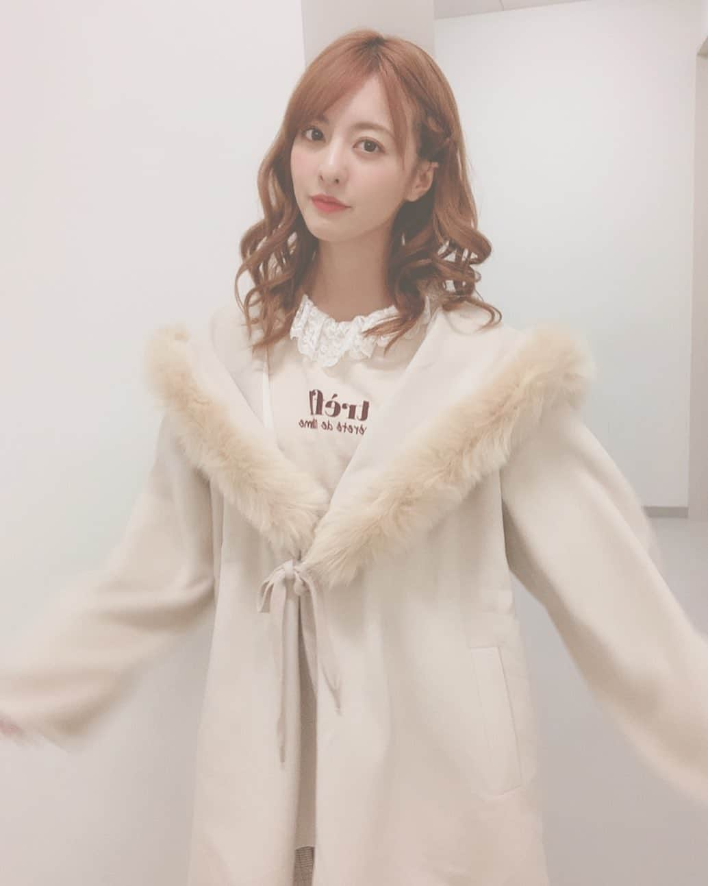 羽島みきさんのインスタグラム写真 - (羽島みきInstagram)「新しい羽織もの🧸  #みんなも暖かい服装で #冬を楽しもうね #風邪には気をつけて #トップス #olivedesolive  #outer #niceclaup」12月10日 16時42分 - miki__kmyd