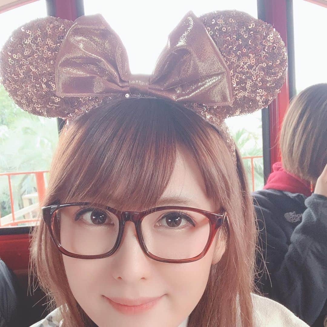 椿姫彩菜のインスタグラム：「はっちゃけ系パリピマウス  #disneyland #disney  #disneygram #disneyphotography」