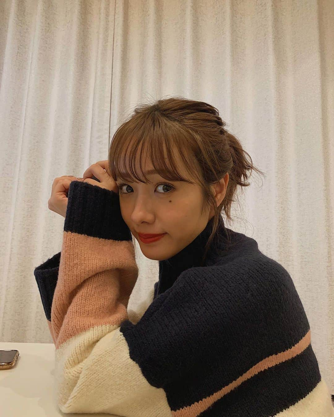 前田希美（まえのん）さんのインスタグラム写真 - (前田希美（まえのん）Instagram)「Switchに、またハマる前田です。 最近はマリオカートばっかりやってます。 去年の今頃は毎日Switchしてたなぁ。 Switchの面白いソフト何か知ってますか？ (マリパとスマブラとバイオと マリオカートはよくやってます。) 最近ゲームのモチベ高めです。 (あ、いつもか。) 今日も空き時間に新しい ゲーミングイヤホン買ってきました。笑  ざっくりポニーがお気に入り♥  #Switch #任天堂スイッチ #game」12月10日 17時37分 - maeda_nozomi