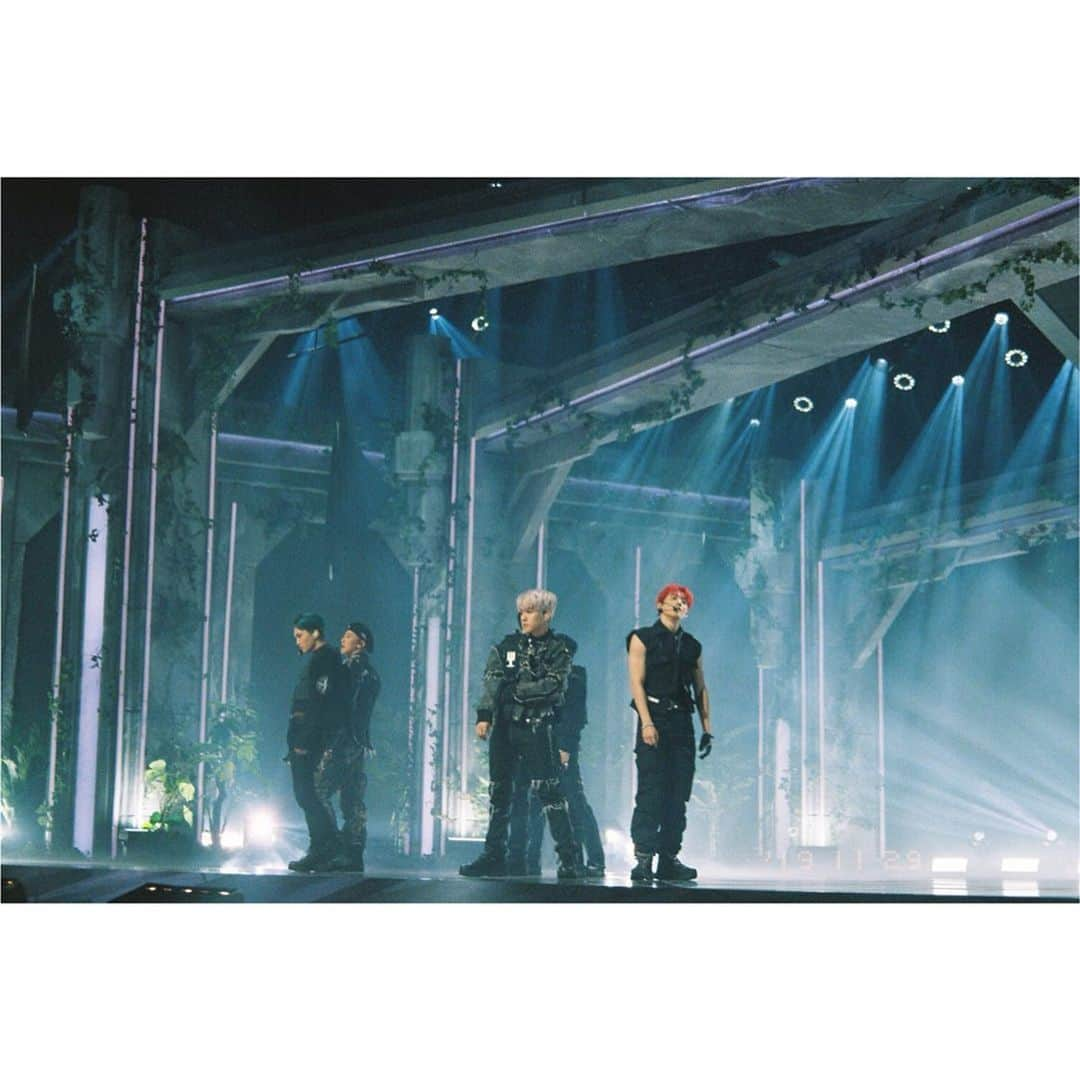 EXOさんのインスタグラム写真 - (EXOInstagram)「EXO THE STAGE Snapshots 🎞📸 - #EXO #엑소 #weareoneEXO #EXOonearewe @exo.onearewe #OBSESSION #OBSESSEDwithEXO #EXO_THE_STAGE」12月10日 18時00分 - weareone.exo