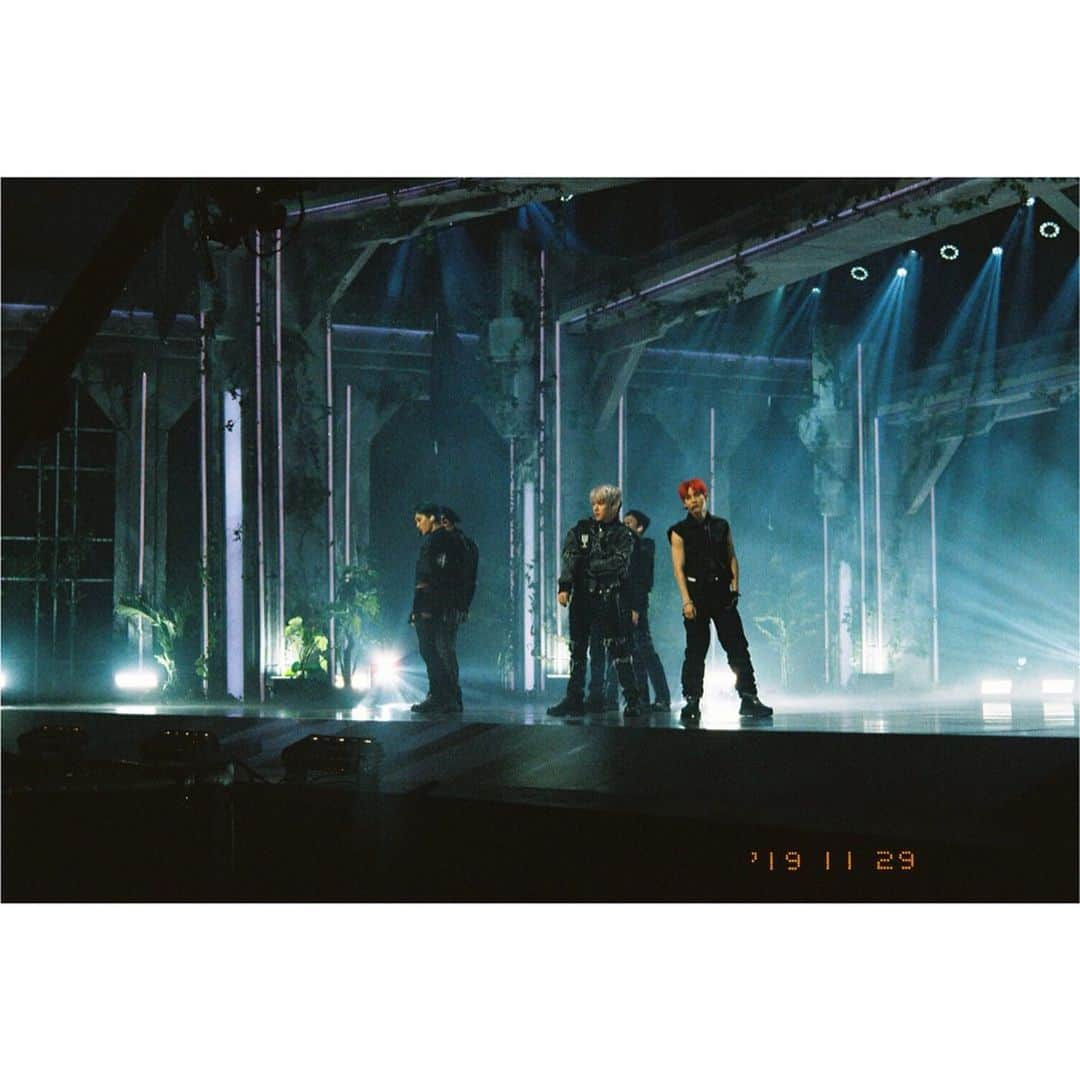 EXOさんのインスタグラム写真 - (EXOInstagram)「EXO THE STAGE Snapshots 🎞📸 - #EXO #엑소 #weareoneEXO #EXOonearewe @exo.onearewe #OBSESSION #OBSESSEDwithEXO #EXO_THE_STAGE」12月10日 18時00分 - weareone.exo