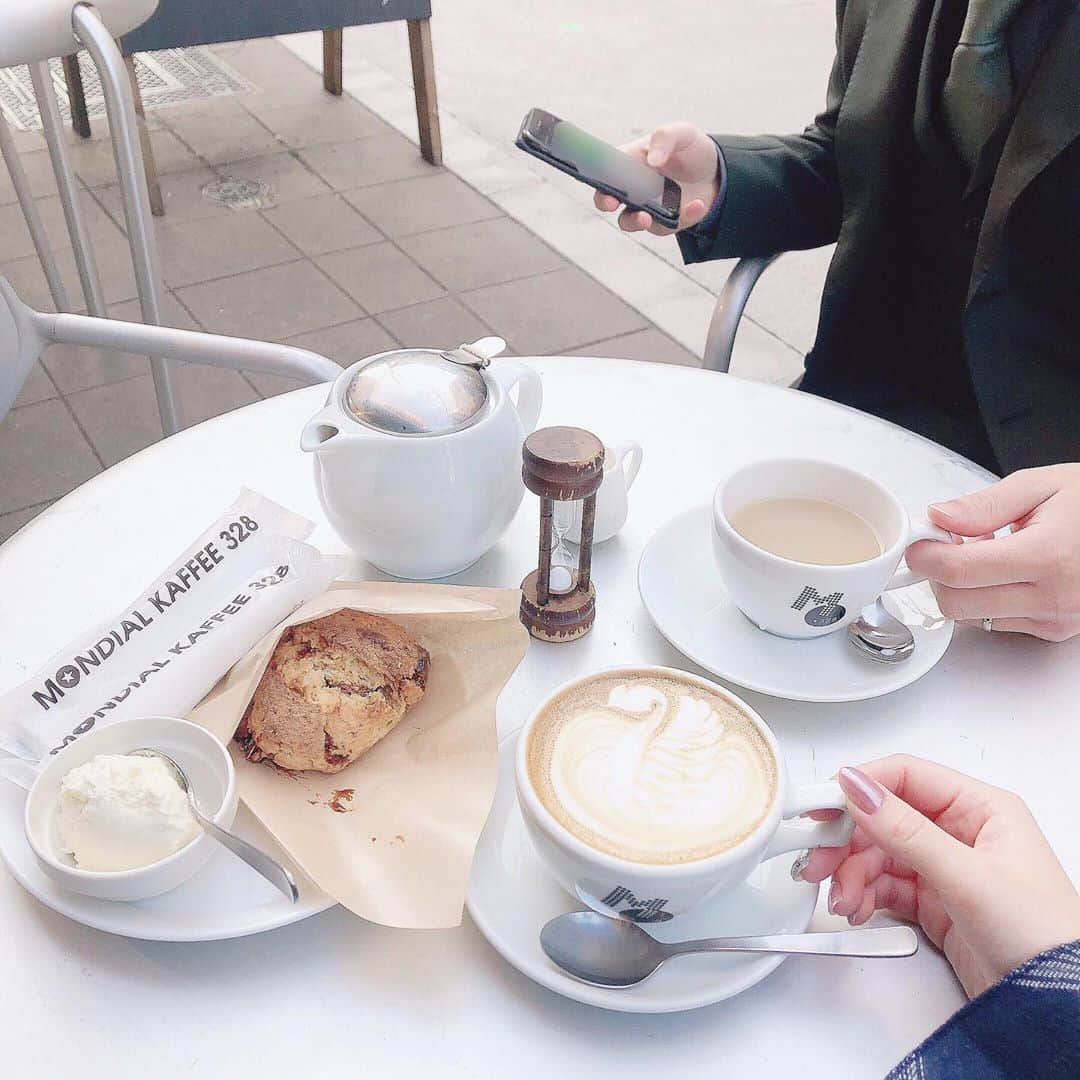 伊藤りかさんのインスタグラム写真 - (伊藤りかInstagram)「． お仕事の合間に旦那さんとカフェに◌ いつもお疲れ様です、thank you..！໒꒱· ﾟ * #りかちゃんのカフェ巡り #カフェ #カフェ巡り #カフェ好き #カフェ活 #モンディアルカフェ328 #ラテアート #妊娠中 #カフェスタグラム #カフェ好きな人と繋がりたい #心斎橋カフェ #梅田カフェ #心斎橋カフェ巡り  #妊婦生活 #マタニティ #マタニティライフ #cafestagram #cafe #hair #arrange #hairstyle #伊藤りか #snsクリエイター」12月10日 18時12分 - rrrika.i