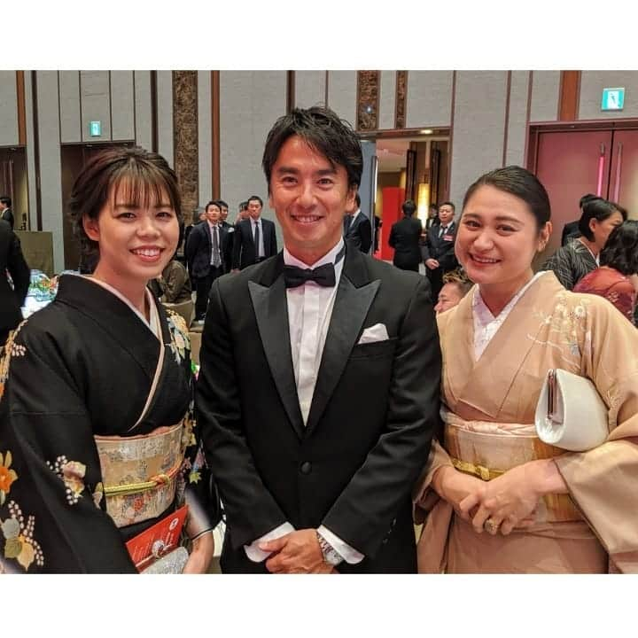 星奈津美さんのインスタグラム写真 - (星奈津美Instagram)「. HEROs AWARD 2019🏆 に初めて出席させて頂きました✨ たくさんのアスリートの方とお話出来て そして受賞者の皆様の活動を知って 自分には、スポーツを通して何ができるだろう と改めて考えるきっかけになった時間でした。 . 今回も、園遊会の時とはまた違った訪問着を 夫のお母さんから借りました👘💓 そしていつもお世話になっているユミさんが 素敵にヘアメイクをしてくれました✨ ありがとうございました🥰 . #herosaward2019 #山口美咲 ちゃん #飯沼誠司 さん #田知本遥 ちゃん」12月10日 18時16分 - ntm_hoshi