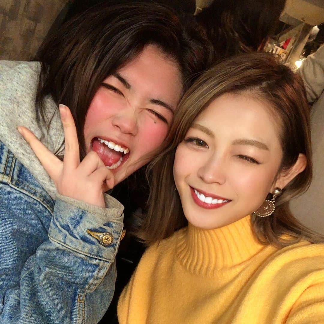 あゆさんのインスタグラム写真 - (あゆInstagram)「. 東京3泊4日の旅♡ 東京3年住んでたと思えんくらい楽しんだ😂 いっぱい美味しいもん食べてデブ活した🐷💓 . #東京旅行  #1日目 #ディズニーランド #ディズニーシー  #4枚目の動画 #スローモーション #ビビったらアウトゲーム #弱すぎる  #2日目 #横須賀 #三浦海岸 #釣り #森友哉 #優男やった #お世話なりました #たておくん #料理出来るフリ  #3日目 #浅草 #新橋 #はしご酒 #人力車 #あやちん #ブス芸人  #デブ活  #冬の思い出  #ありがとう  #次は沖縄」12月10日 18時17分 - ayu022222227