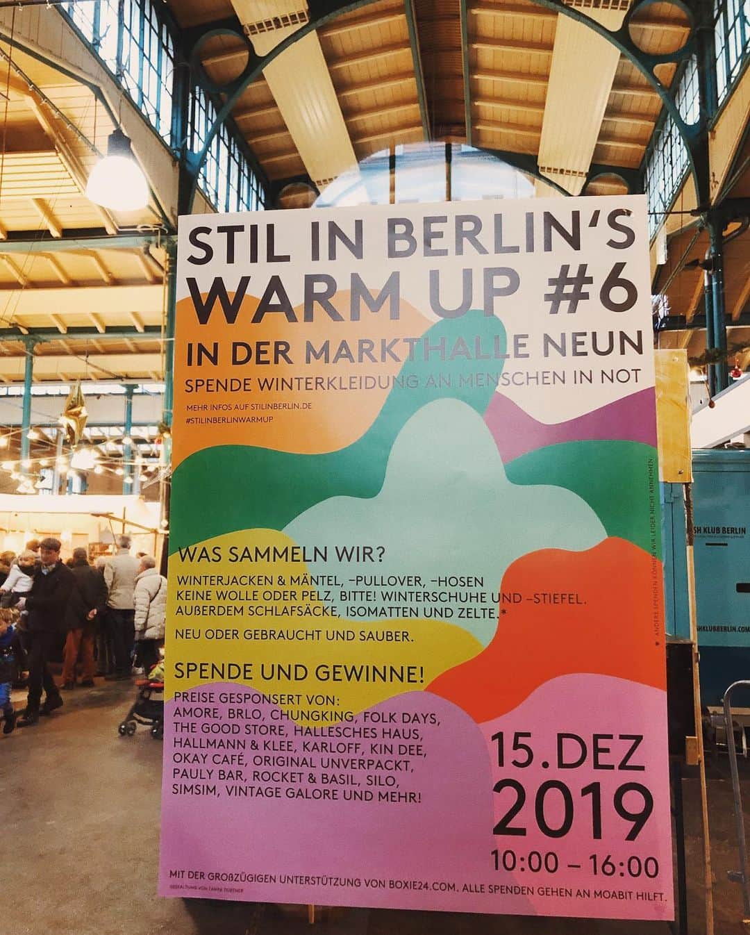 STIL IN BERLINのインスタグラム：「Posters are up because it’s only a couple of days till #stilinberlinwarmup, a clothing donations event benefitting @moabithilft.ev this Sunday at @markthalleneun - wanna get involved? I’M LOOKING FOR VOLUNTEERS! to help on the day of. Send me a message, please 🙏💛🥇Poster Design: @tanya.teibtner」