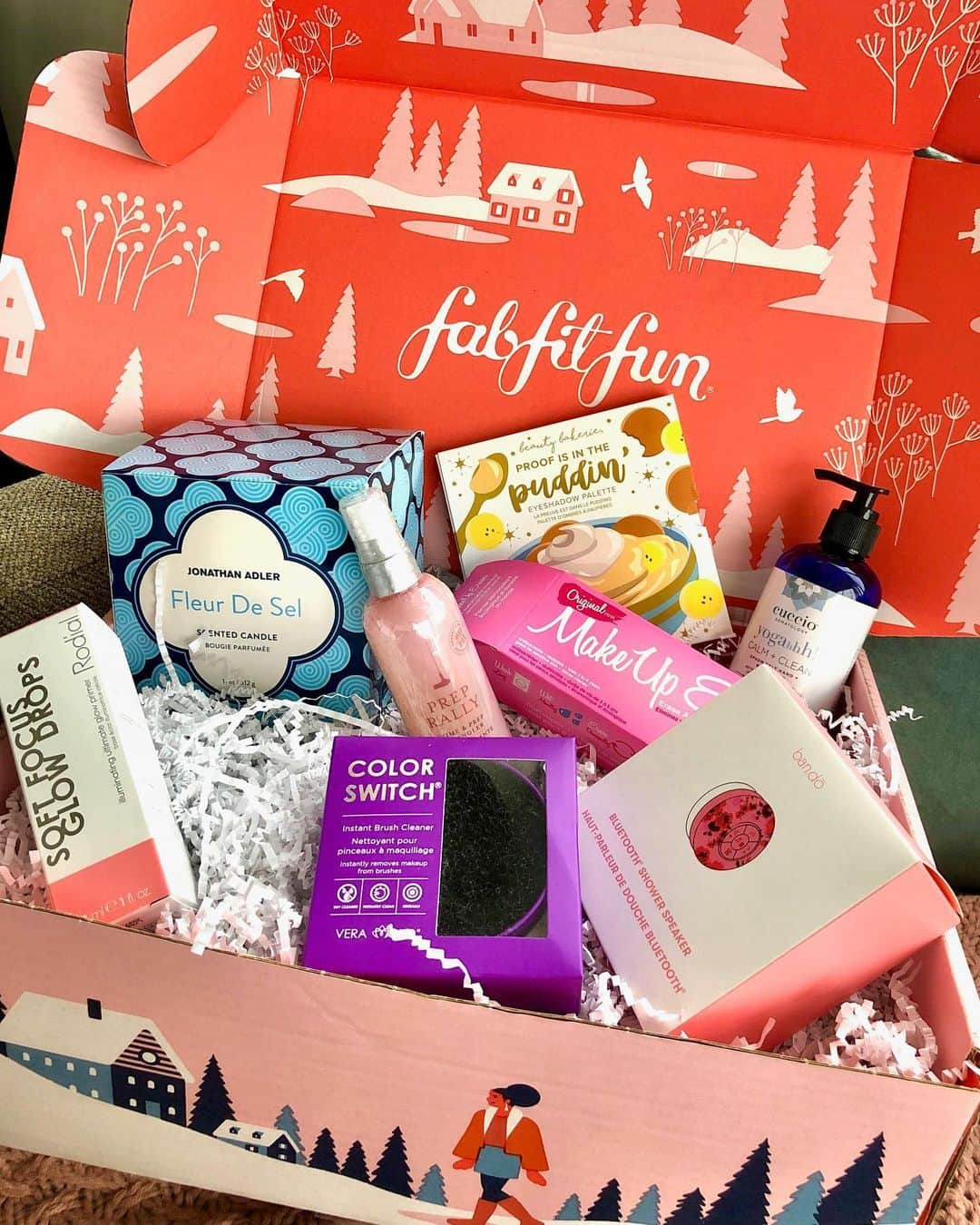 ダイアン・ゲレロさんのインスタグラム写真 - (ダイアン・ゲレロInstagram)「I just became a #fabfitfunpartner and received my first #fabfitfun winter box!!! I’m so excited because this box is full of customized products just for me that help me with my #selfcare. It’s such great value and they partner with charities each season and female founded companies! I mean what a deal! Go to @fabfitfun and use this coupon code DianeFFF to get $10 dollars off your first box at fabfitfun.com! Be cute and tag one of your friends who needs this #womensupportingwomen #treatyourself #selfcarefirst」12月11日 4時19分 - dianexguerrero