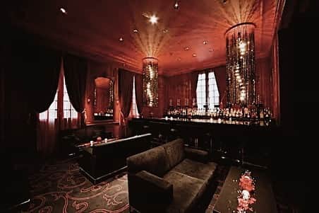 のインスタグラム：「今年も来れて嬉しい♡  大好きな Roge bar🍷  予約なしでも来られるのが嬉しい♪  #rogebar #joelrobuchon #bar #roge」