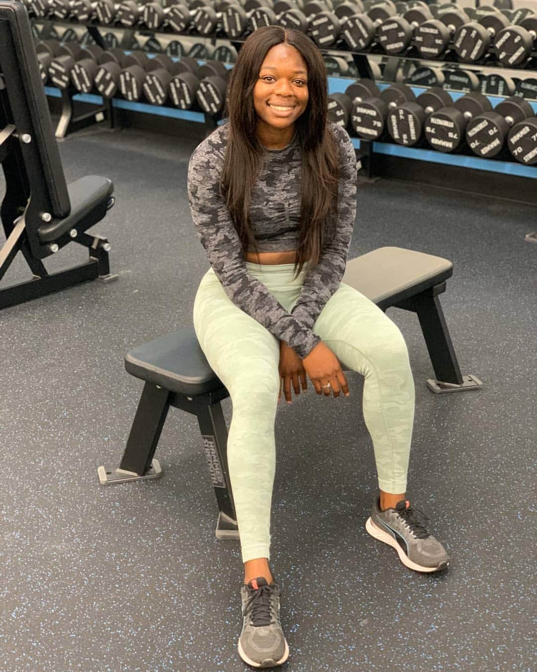 アシャ・フィリップのインスタグラム：「Week 5 in USA, and my first phase of winter is almost ✅💪🏾 Three things I've noted since being here.... 1⃣ You learn a lot from being out of your comfort zone 2⃣ The winter weather in Texas is by far better than the UK 3⃣ One cheat meal in America could end your season 🤣」