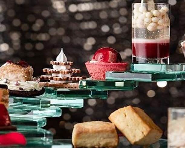 Conrad Hotelsのインスタグラム：「With delicate treats and bubbly on the side, celebrate the season with Winter Glamour Afternoon Tea at @conrad_tokyo. #StayInspired」