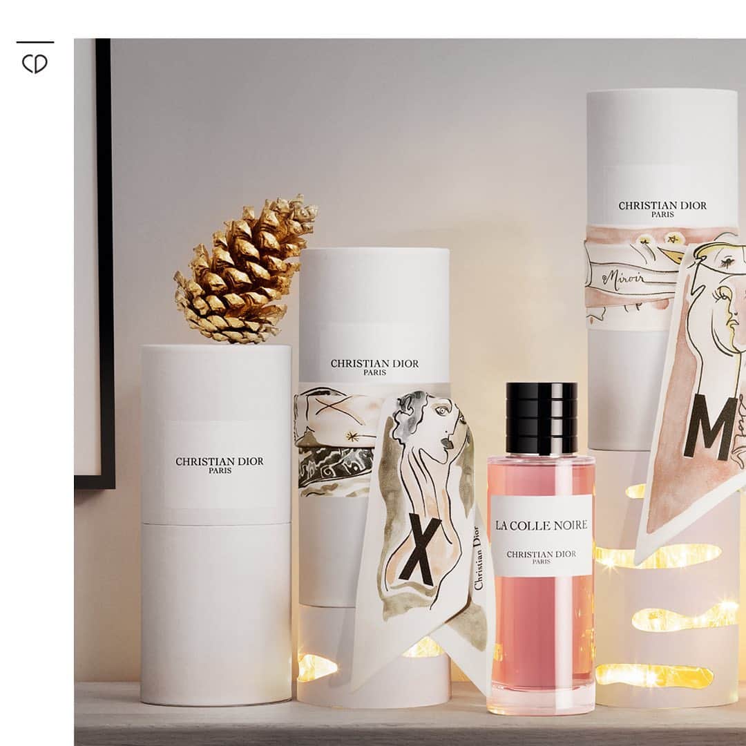 クリスチャンディオールさんのインスタグラム写真 - (クリスチャンディオールInstagram)「This holiday season, discover the unique Maison Christian Dior perfume ritual with the Mitzah perfumable scarves. Tie them around the wrist, the neck, the hair, tie them everywhere and love your perfume in a new way.  #DiorParfums #MaisonChristianDior @DiorParfums」12月11日 5時25分 - dior