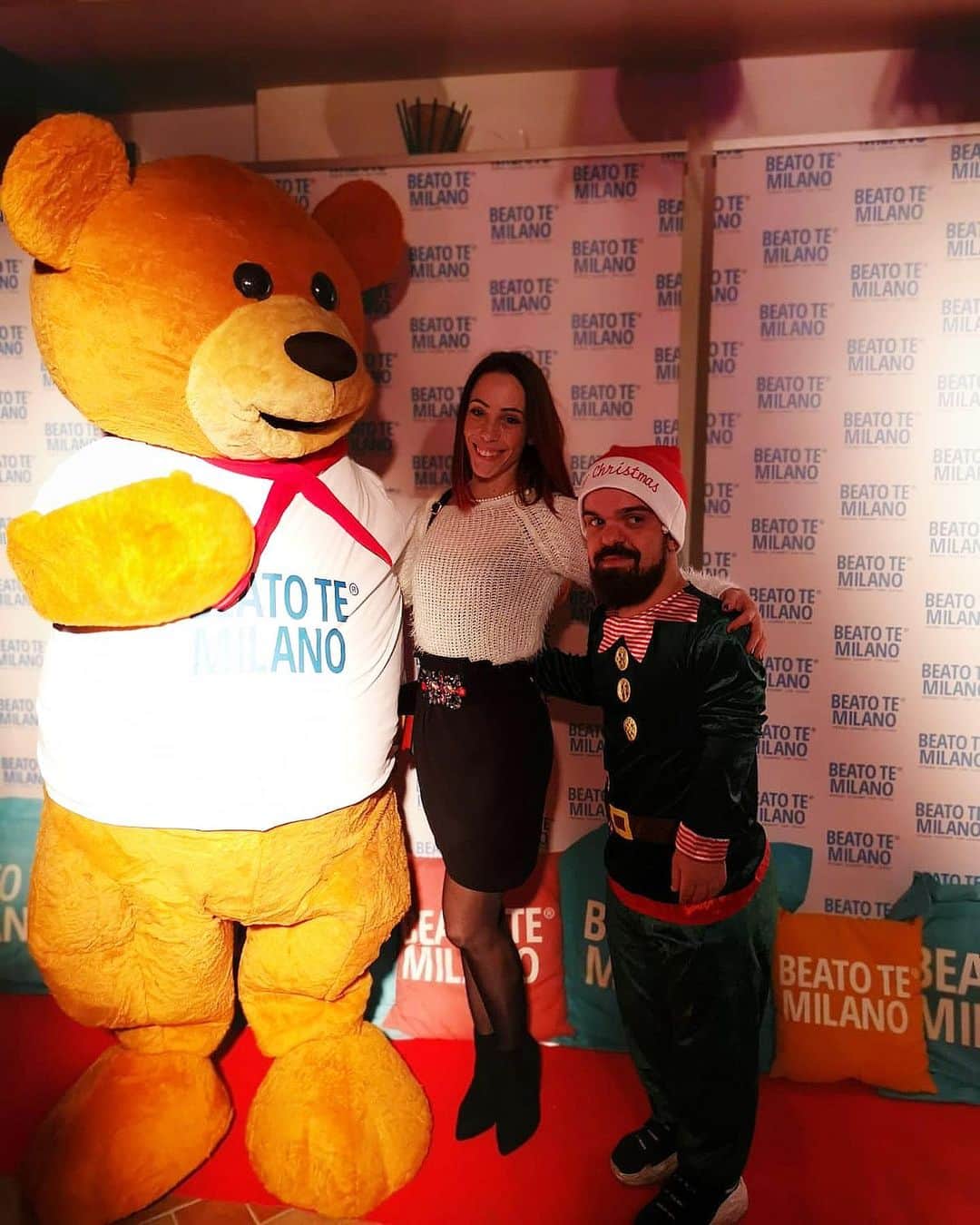 ニコーレ・デラ・モニカのインスタグラム：「#christmasparty da @beatotemilano!!! Qui il Natale è già arrivato!!!! #beatotemilano #brunobeatote #christmastime #influencerparty」