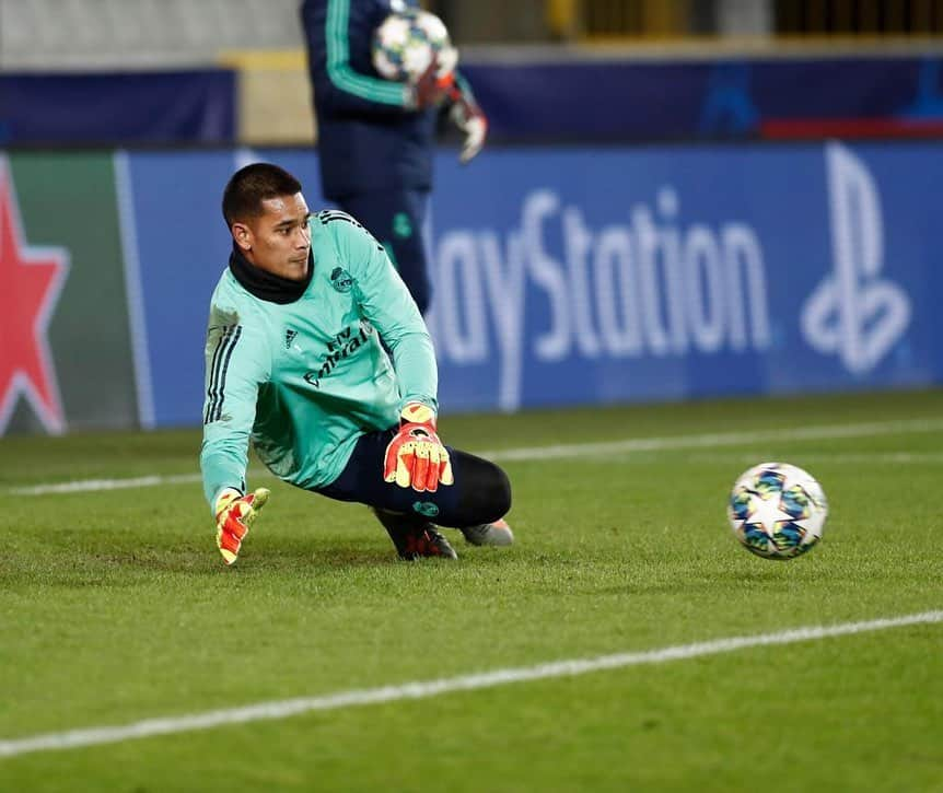 アルフォンス・アレオラさんのインスタグラム写真 - (アルフォンス・アレオラInstagram)「Preparando la Champions  @realmadrid @uhlsportgoalkeeper @uhlsport.fr  #halamadrid」12月11日 5時19分 - alphonseareola