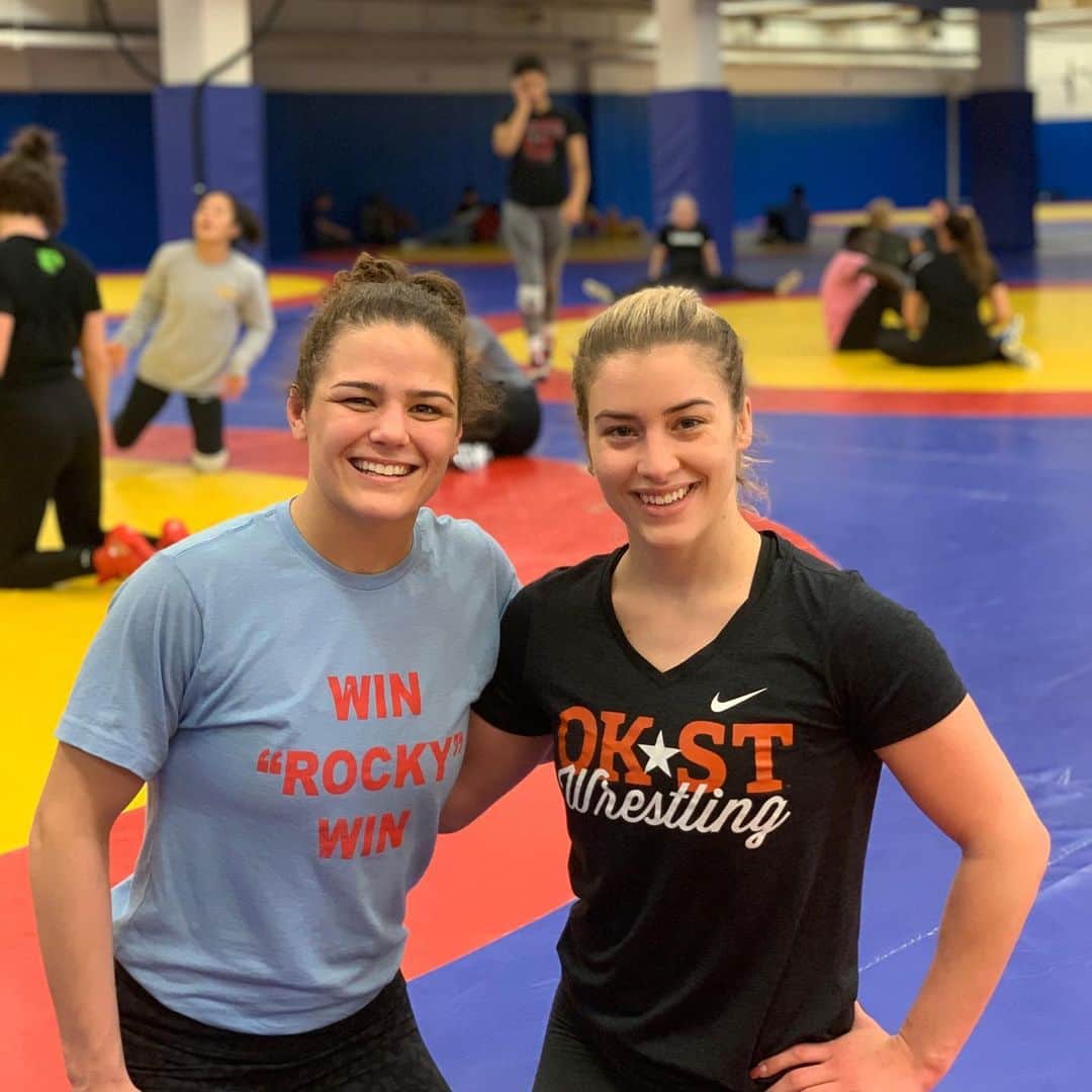 のインスタグラム：「Tough Tuesday with @miraculouskc 💪🏼💪🏼 Training and teammates ... ❤️🤼‍♀️❤️🤼‍♀️ #training #wrestling #teammates #friends #sport #olympics #tokyo2020 #workouts」