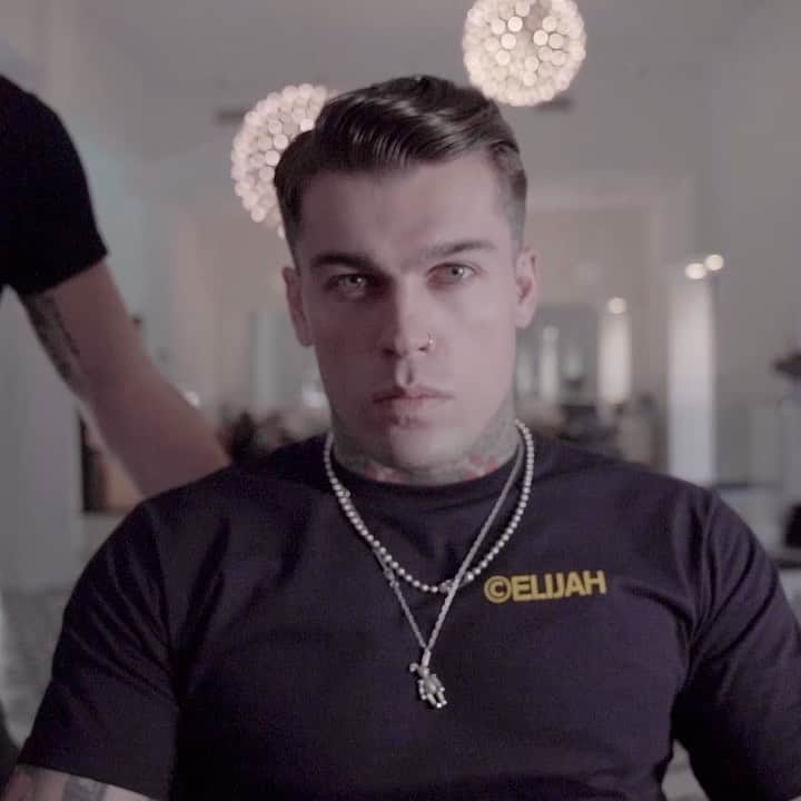 ステファン・ジェームスのインスタグラム：「@ELIJAH | Barbershop | Comment which city you want us to open next?」