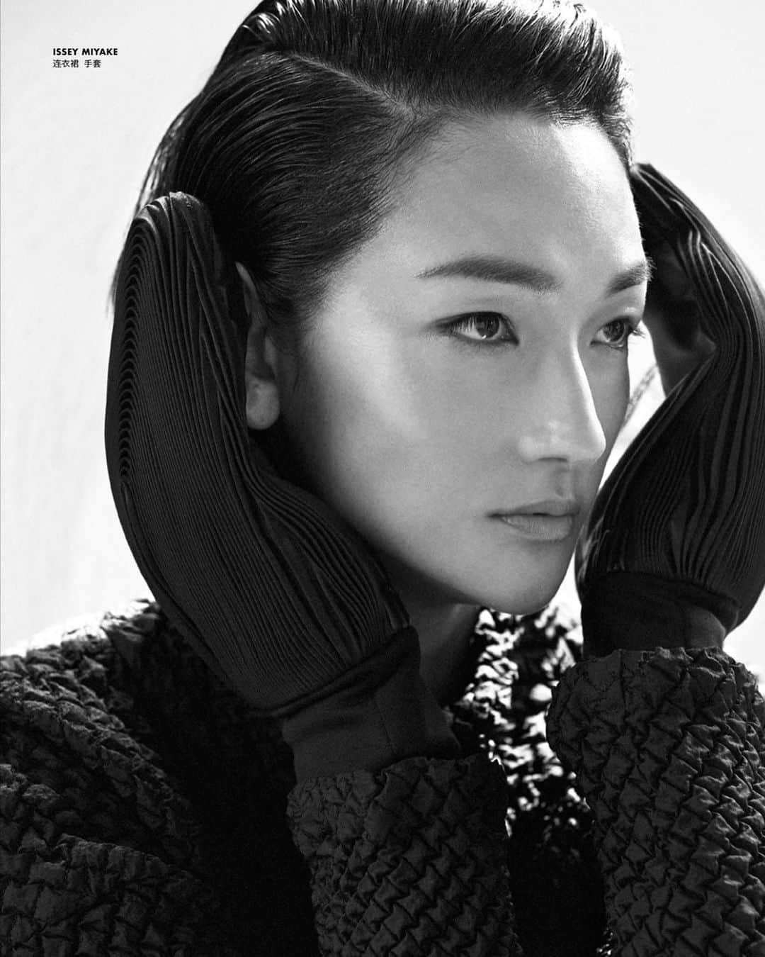 のインスタグラム：「New work for PIN Prestige December issue 【photographer】- Wee Khim 【stylist】- Johnny Khoo 【editor in chief】- Grace Lee 【features editor】- Tan Chew Yen 【hair】 Tetsu 【make up】 Coco 【photo assistant】 Alwin Oh 【stylist assistant】 Felix Woei 【producer assistant】 Dai Araki」