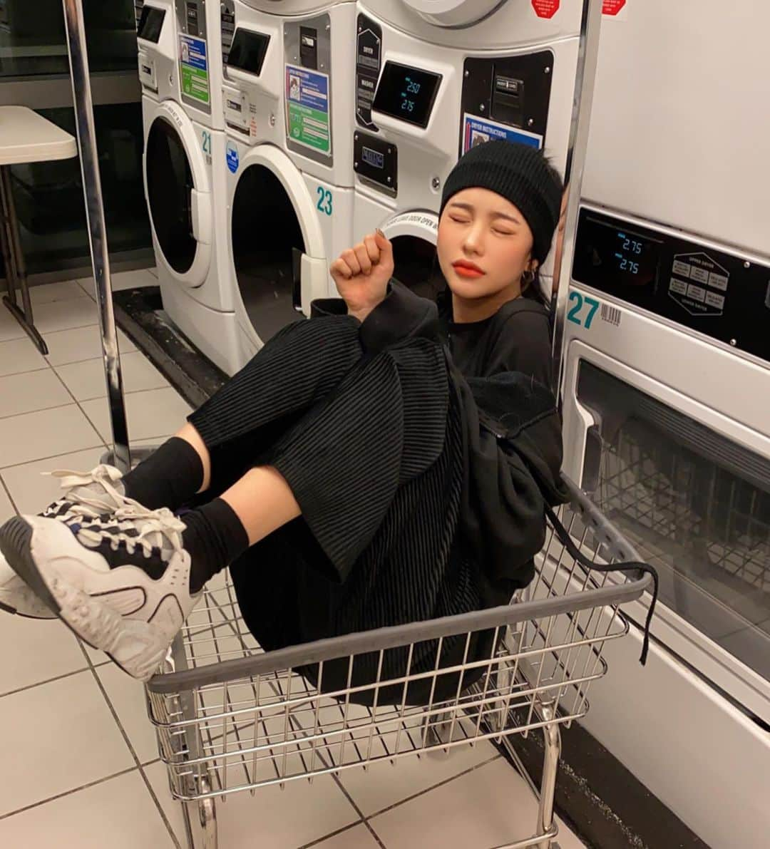 チェユラさんのインスタグラム写真 - (チェユラInstagram)「I'll do the laundry 👕‼️」12月10日 21時15分 - youra_ch0i