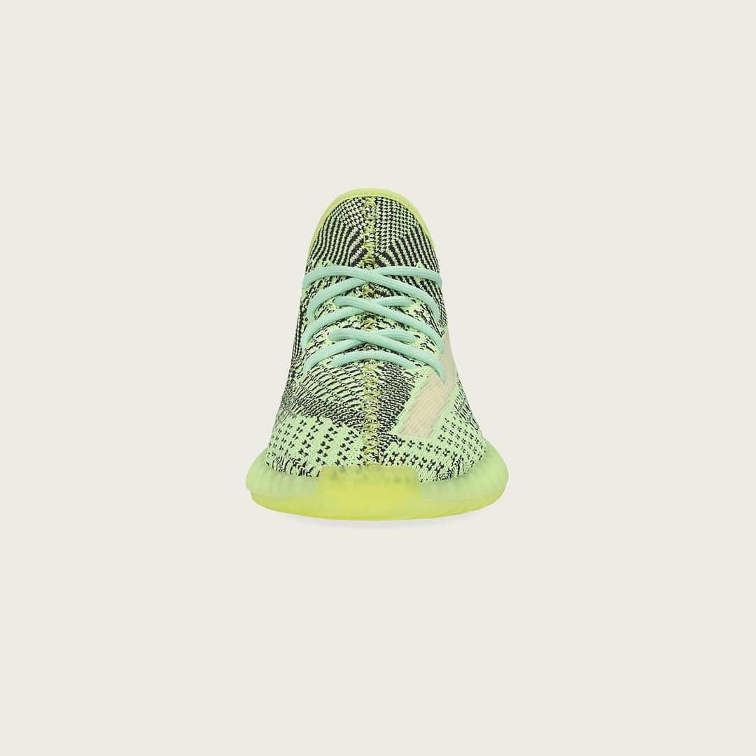 HYPEBEASTさんのインスタグラム写真 - (HYPEBEASTInstagram)「@hypebeastkicks: The @adidas YEEZY BOOST 350 V2 “Yeezreel” is slated to officially release on December 14 with a price tag of $220 USD. The model features a neon yellow/black two-toned re-engineered Primeknit upper with a woven post-dyed monofilament side stripe running along the center portion of the lateral side. Elevating the shoe is a full-length BOOST midsole encased in a translucent rubber cover and matching rubber outsole. Mark your calendars.⁠⠀ Photo: adidas」12月10日 21時19分 - hypebeast