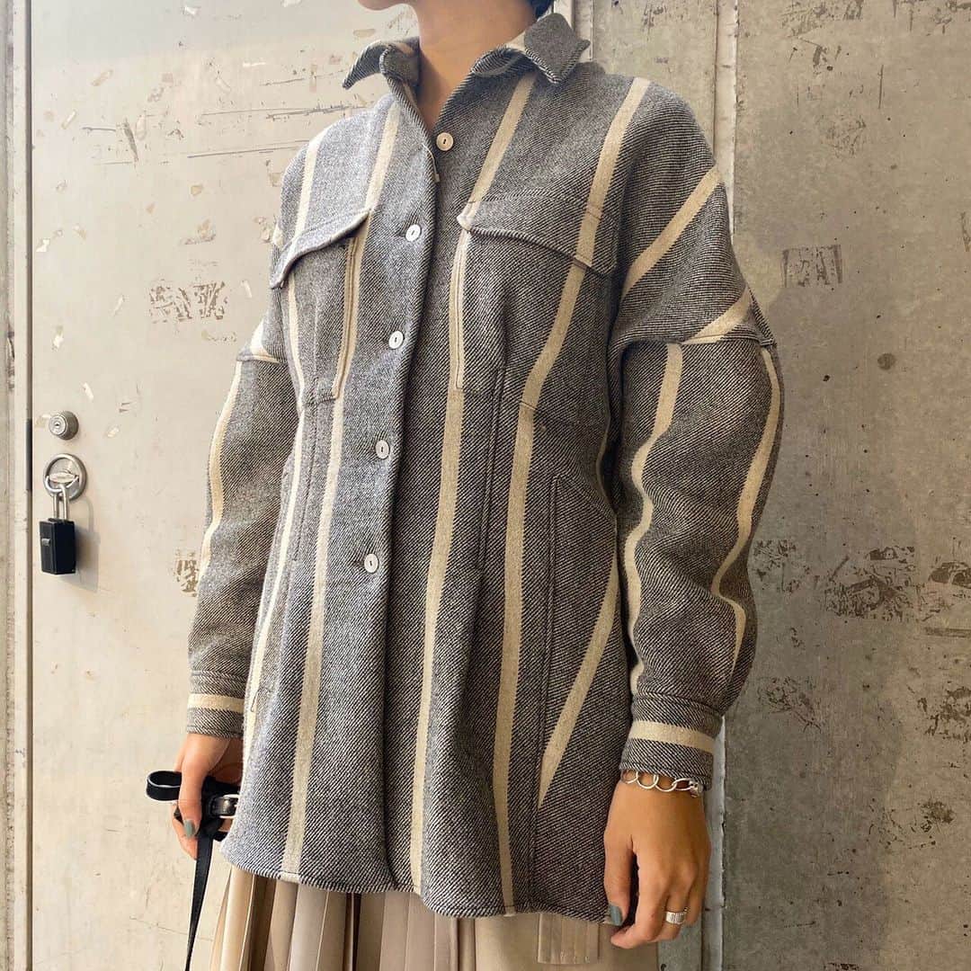 FREAK'S STORE渋谷さんのインスタグラム写真 - (FREAK'S STORE渋谷Instagram)「【 Lady's Styling 】﻿ ﻿ ﻿ ［item］﻿ ﻿ STRIPE LINEN WOOL SHIRT﻿ No.300-000-0015-0﻿ ¥36,000+tax → ¥28,800+tax(20%OFF)﻿ ﻿  @5_knot ﻿ ﻿  3way Millitary Pleats Skirt﻿ No.311-000-0028-0﻿ size: 1, 2﻿ ¥28,000+tax →¥22,400+tax(20%OFF)﻿ ﻿ @clane_official ﻿ ﻿ ﻿ model: @kozueozaki1030 (167cm)﻿ ﻿ ※価格が変動することもございますので、予めご了承ください。﻿ ﻿ ﻿ #5knot #CLANE ﻿ #freaksstore #freaksstore19fw﻿ #freaksstore_shibuya_ladys ﻿」12月10日 21時28分 - freaksstore_shibuya