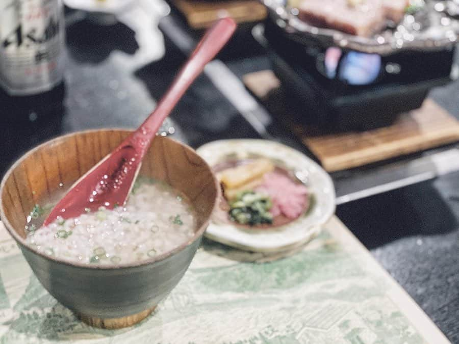 布川桃花さんのインスタグラム写真 - (布川桃花Instagram)「夕食はA5ランク とちぎ和牛のついたコース料理🍽 . 一品一品、全てが美味しすぎて、、❤︎ サシたっぷりのとちぎ和牛は 噛むと甘みのある脂身がじゅわっととろける美味しさ👏🏻 . 湯葉料理も堪能できて大満足❤️ グルテンフリーにも対応していただきました🙏🏻 . 朝食は和食メインのビュッフェ形式。 朝からしっかりと食べる派なので お皿いっぱいに😂 . 種類豊富な料理を一口ずつ食べれる贅沢さ🥺✨ やっぱり和食が好きだなあ❤︎ . 🗣奥日光小西ホテル 栃木県日光市湯本2549-5 . #奥日光小西ホテル #タイムバンク #timebank #PR」12月10日 21時31分 - momoka_fukawa