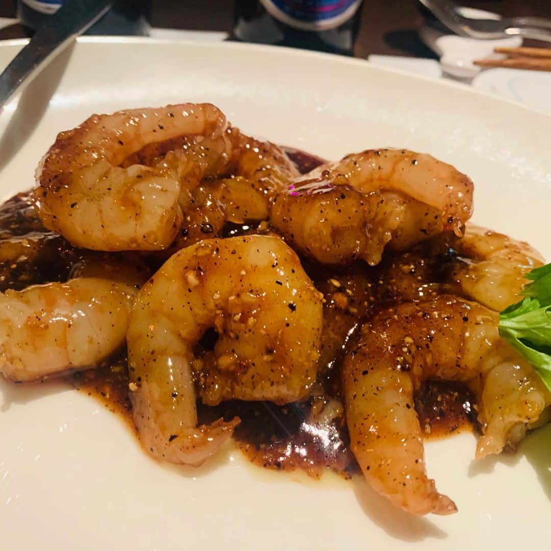 一条もんこさんのインスタグラム写真 - (一条もんこInstagram)「カレー会議@海南鶏飯食堂2 恵比寿店  カレーやスパイシーな料理をたくさん食べました。  ２軒目ではこぼれ梅酒を堪能。 年末っぽい！ #カレー#curry#恵比寿#海南鶏飯食堂2 #シンガポール料理#チキンカレー#チキンライス#パクチー大盛り#鶏スープ#海老の黒胡椒炒め#忘れない日#こぼれ酒#カレー会議#一条もんこ」12月10日 21時35分 - monko1215
