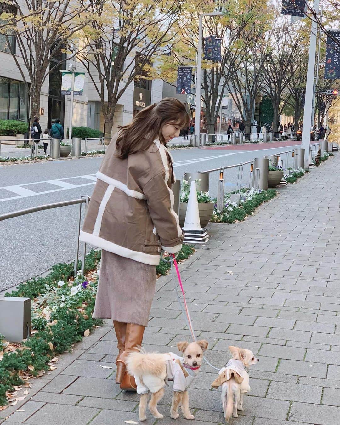 堀尾実咲のインスタグラム：「🐻🐰⛄️ #けやき坂 #毛利庭園 #いぬさんぽ」