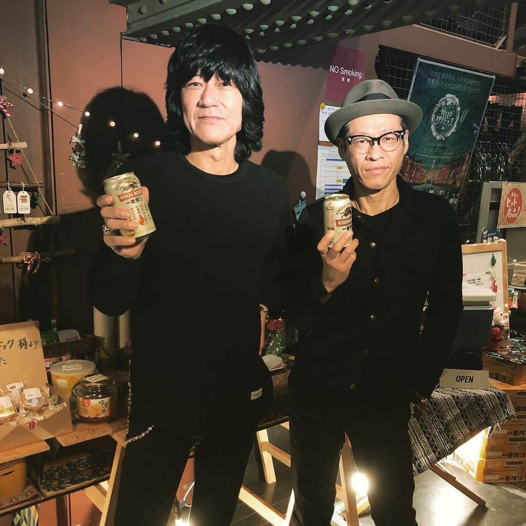 のインスタグラム：「【再投稿】本日12/10は横浜赤レンガ倉庫にて#毎日がクリスマス に久々のキングオールスターズで#glimspanky と共に出演！よろしくお願いします！#一番搾り #古市コータロー #武藤昭平」