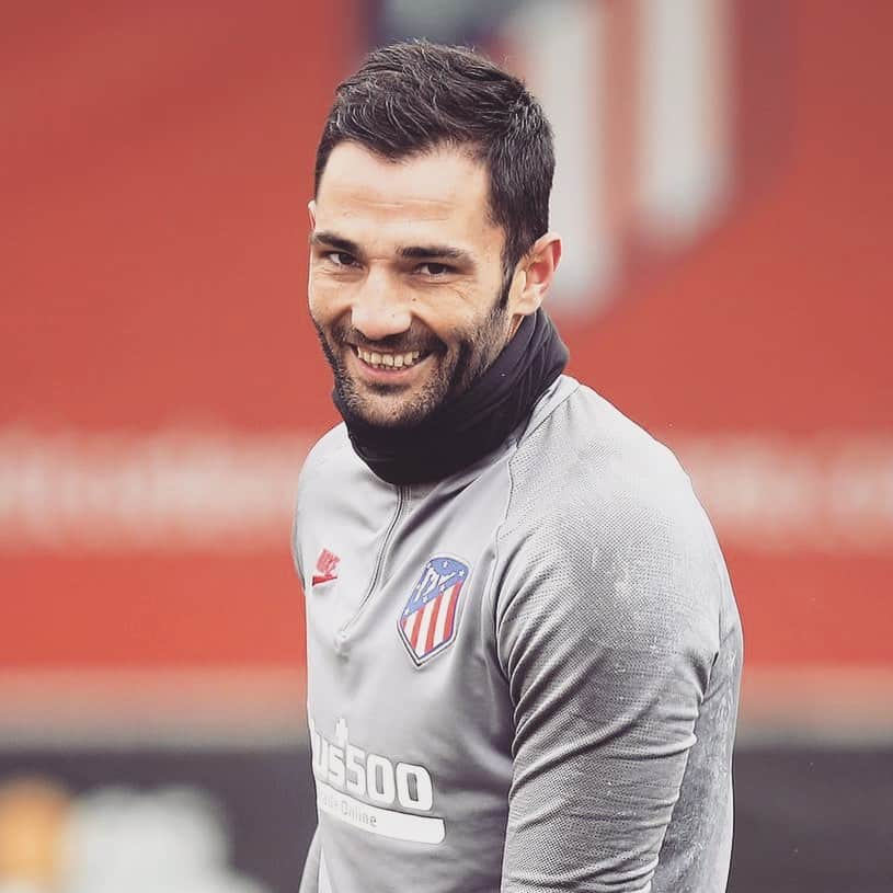 アントニオ・アダンさんのインスタグラム写真 - (アントニオ・アダンInstagram)「A tope para el partido de mañana. Concentrados y a por ello! Vamos @atleticodemadrid ! 🔴⚪ #AúpaAtleti」12月10日 22時14分 - antonioadan13