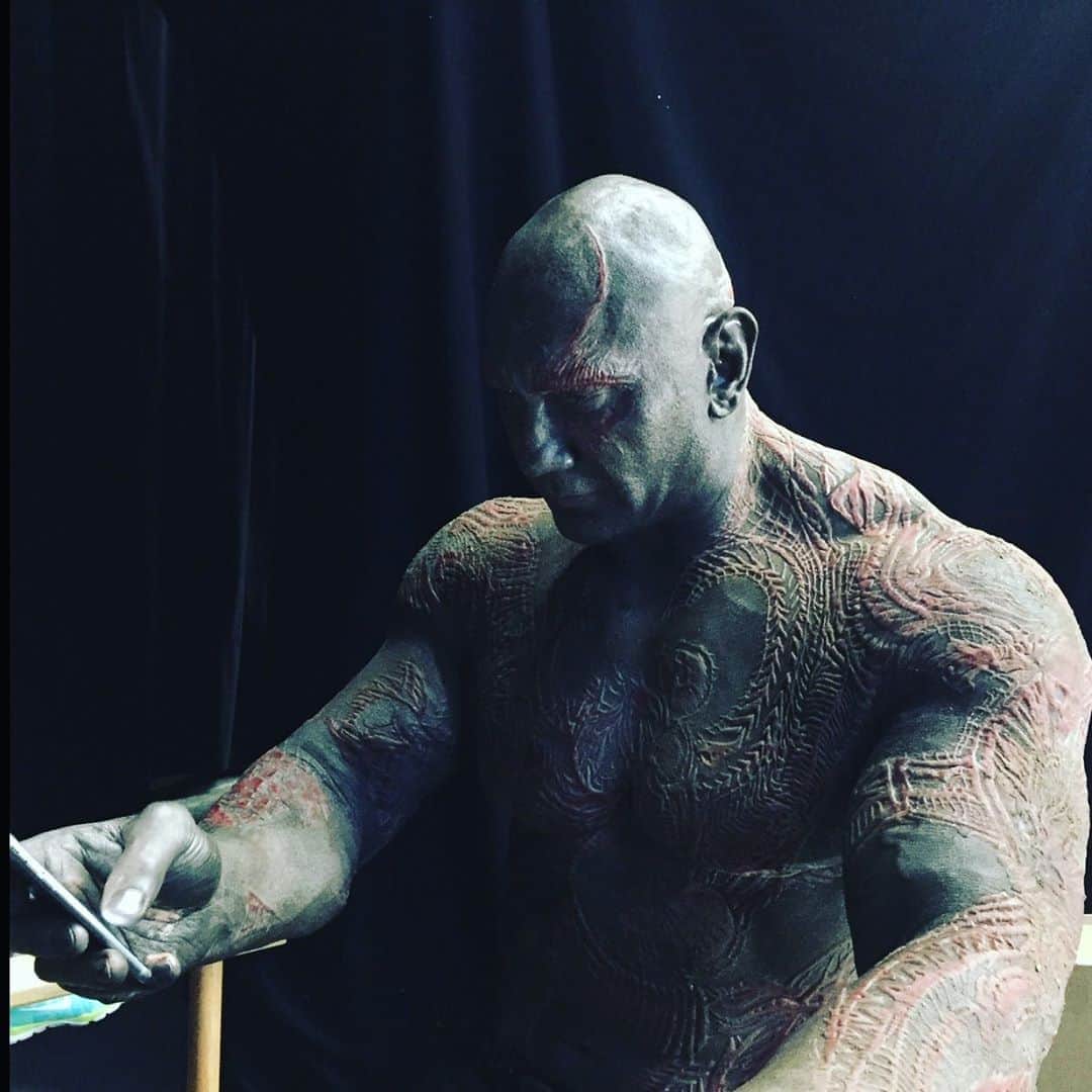 クリス・プラットのインスタグラム：「Big shout out to dream chaser @davebautista for making the WWE Hall of Fame. You’re the real deal. Big muscles, and even bigger heart, which is technically also a muscle. Love you man!」