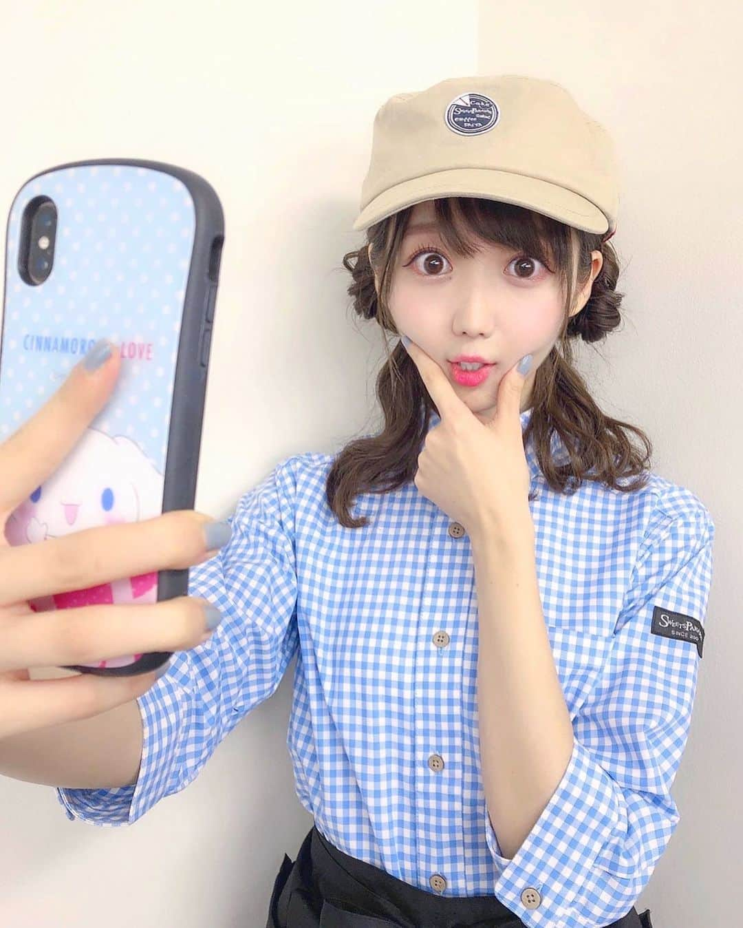 大谷映美里さんのインスタグラム写真 - (大谷映美里Instagram)「🍭🍬🍭🍬 ㅤㅤㅤㅤㅤㅤㅤㅤㅤㅤㅤㅤㅤ スイパラさんの制服かわいい〜着られて嬉しい… ヘアも初めてやっていただいた髪型です〜😋💕 ㅤㅤㅤㅤㅤㅤㅤㅤㅤㅤㅤㅤㅤ コラボは12/12から、計4店舗で🐏🍼🌙 新宿東口店 川崎ダイス店 仙台パルコ店 広島パルコ店 コラボメニューやグッズもあります！ぜひ ᐠ ♡ ᐟ ㅤㅤㅤㅤㅤㅤㅤㅤㅤㅤㅤㅤㅤ 今回はね、ラーメンじゃなくてスイーツ界で大好きな アップルパイにしたんだ🍎 ㅤㅤㅤㅤㅤㅤㅤㅤㅤㅤㅤㅤㅤ #スイパラ #スイーツパラダイス #sweetsparadise」12月10日 22時34分 - otani_emiri