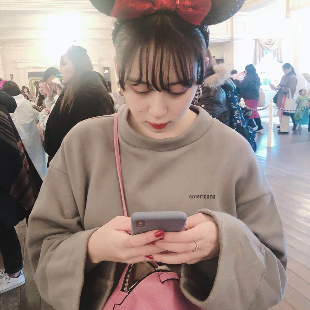 渡辺くるみのインスタグラム：「お気に入りのスウェット初日でシミだらけ。😢」